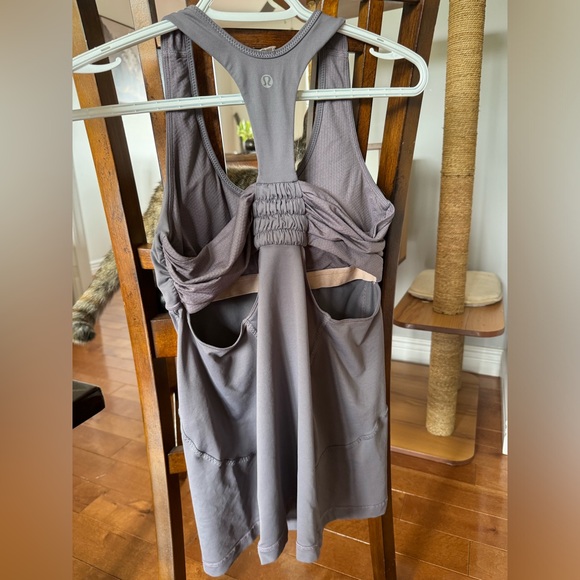 Lululemon Tank Size 8 - Picture 2 of 3